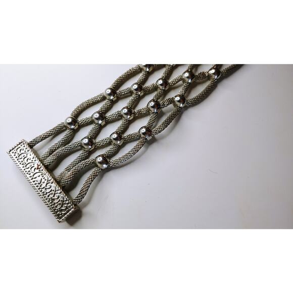 Chunky Bracelet Magnetic Silvertone Mesh Flower Modern 7.5" Flower-Pre Owned - Picture 3 of 16